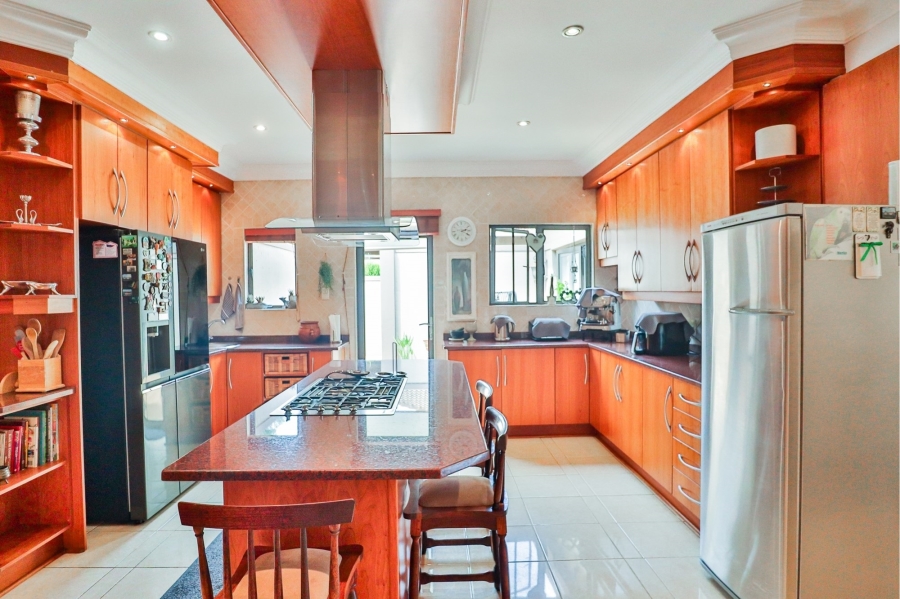 5 Bedroom Property for Sale in Xanadu Eco Park North West